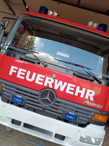 Aufschrift feuerwehr - aufschrift,